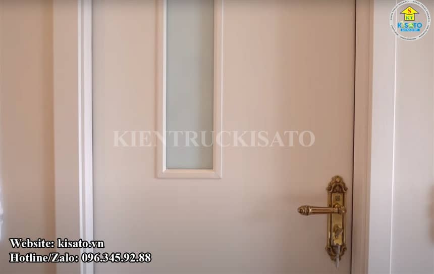 Kisato thi công mẫu cửa composite cho biệt thự tân cổ điển sang trọng